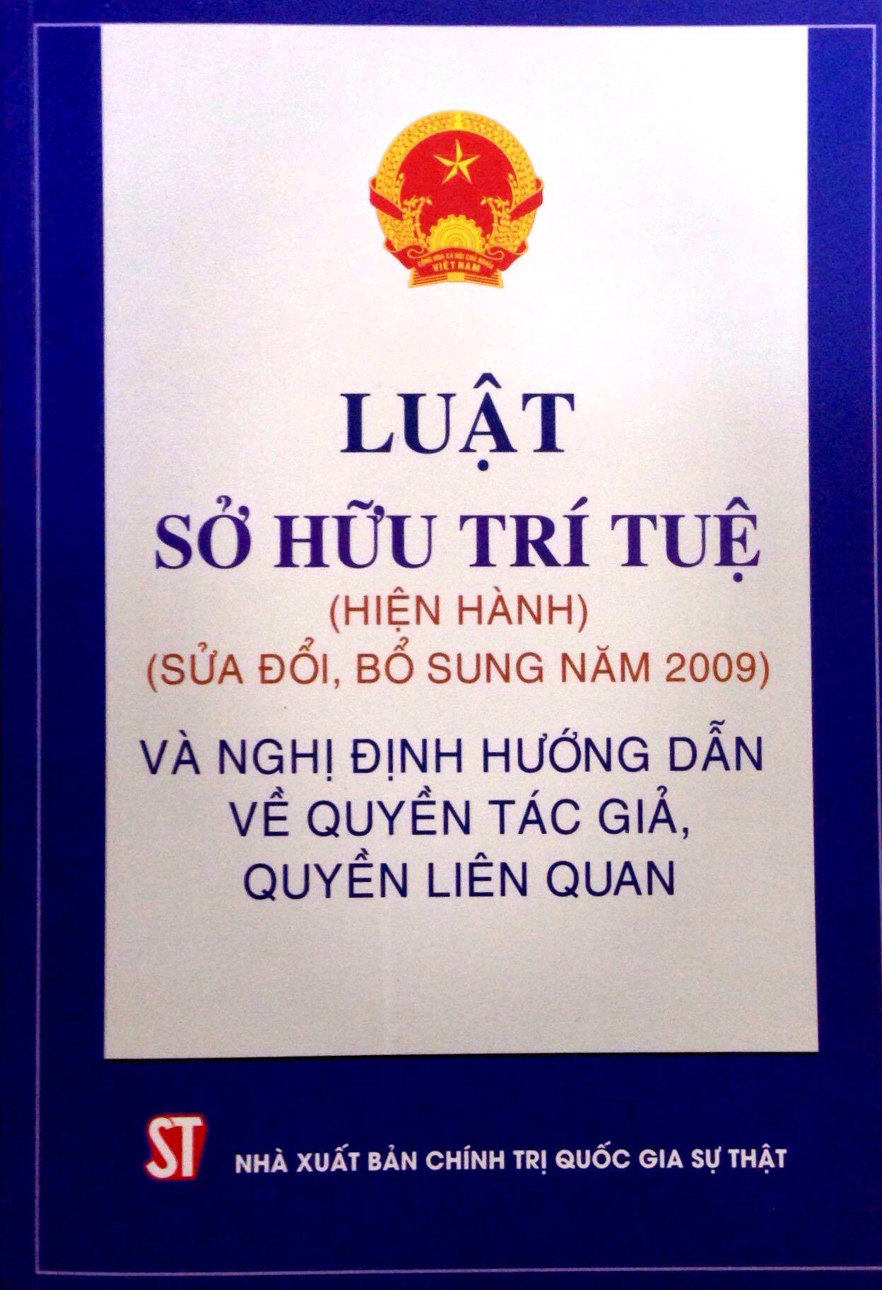 Sách luật bản quyền biểu tượng của việc cập nhật kiến thức pháp luật liên tục