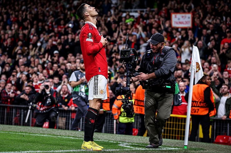 Cristiano Ronaldo luôn thể hiện sự quyết tâm cao độ trên sân cỏ
