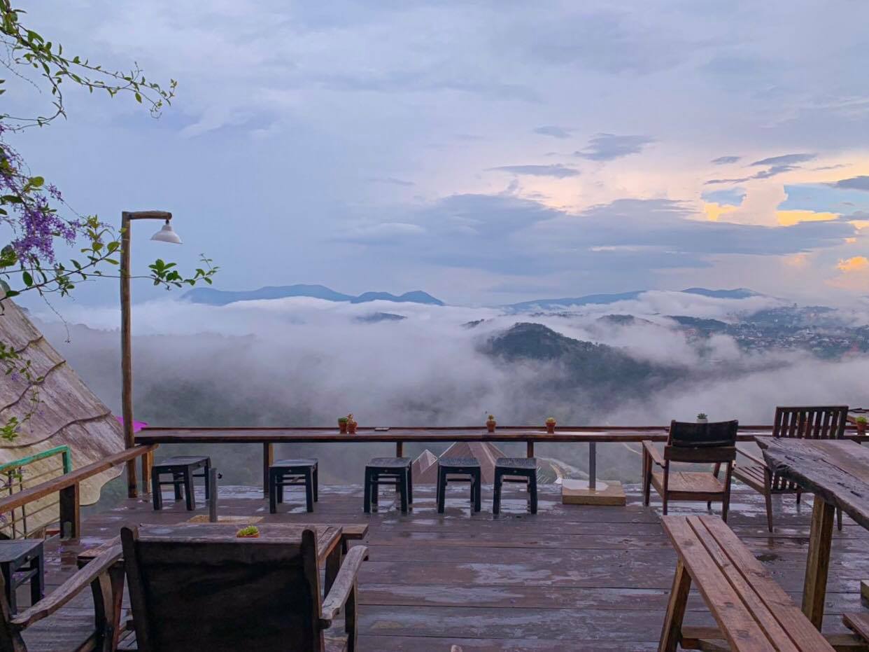 Biển mây bồng bềnh tại Cheo Veooo Đà Lạt