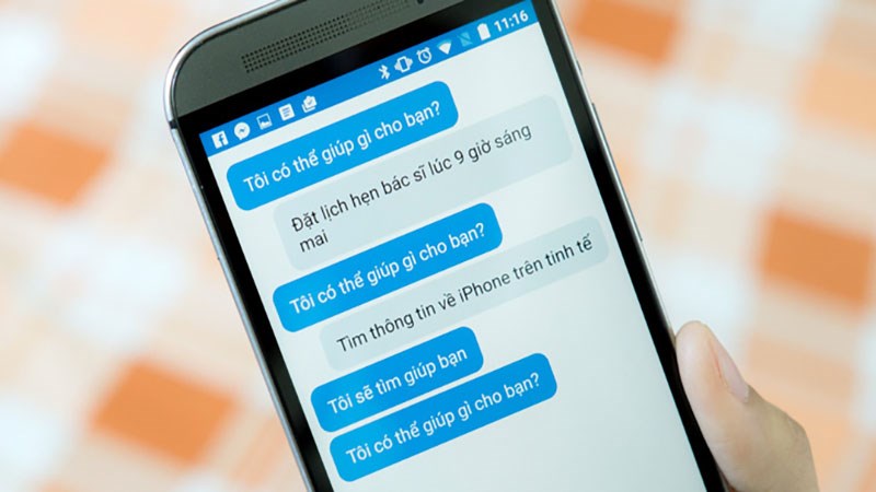 Trợ lý giọng nói như Siri hay Google Assistant là ví dụ điển hình về AI trong đời sống hàng ngày